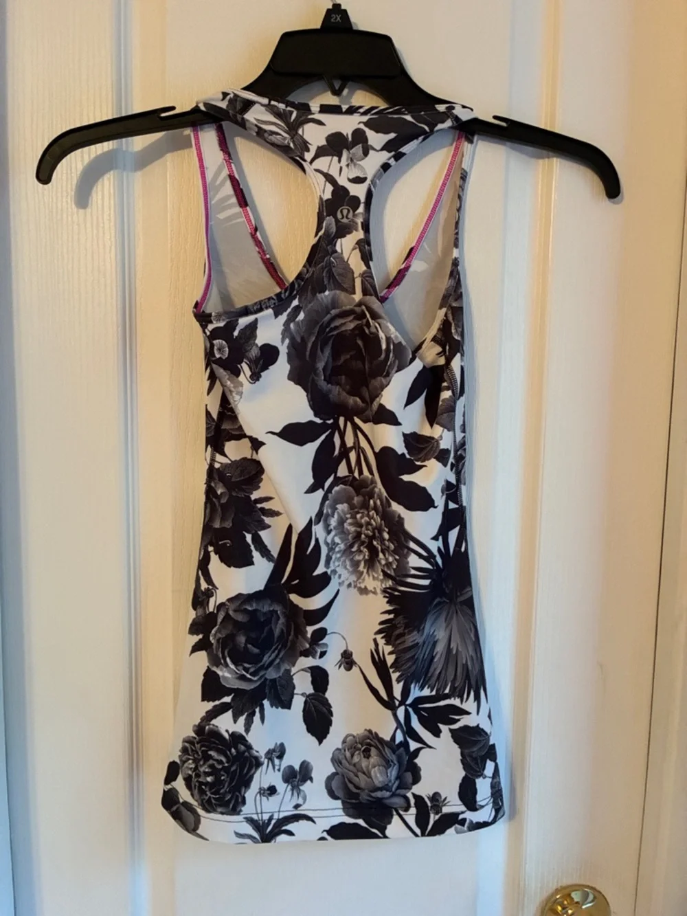 Lululemon Cool Racerback in Brisk Bloom Black White Sz 4